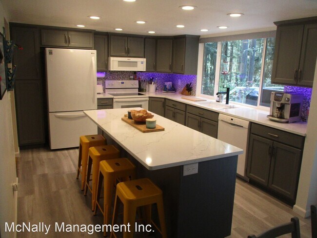 Building Photo - 3 br, 2.5 bath House - 6724 76th St. Ct NW