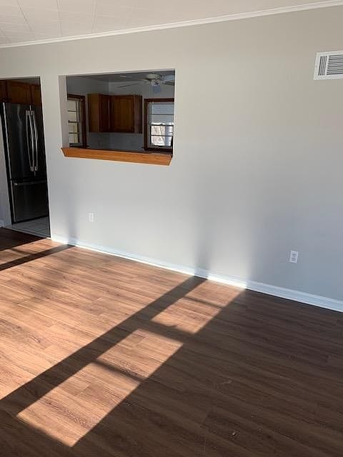 Building Photo - 582 Hitchcock Ave