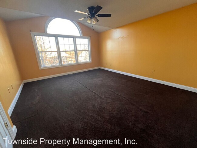 Building Photo - 5 br, 2.5 bath House - 1738 Lions Drive