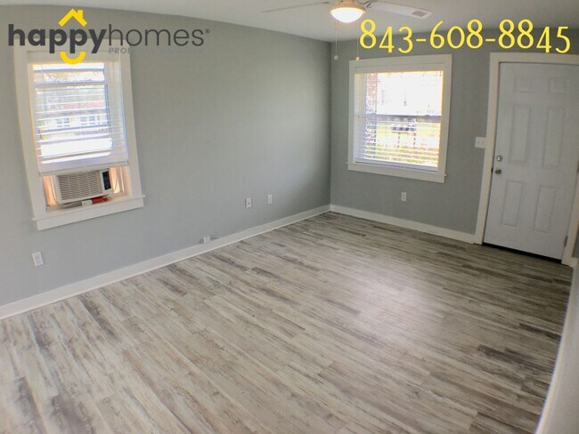 Foto del edificio - 1556 Kemper Ave