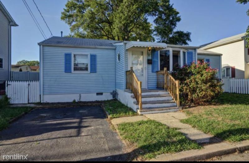 Primary Photo - 3 br, 1 bath House - 17 Leola Ave