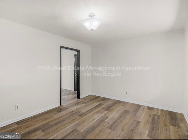 Building Photo - 3548 Meadowview Ct