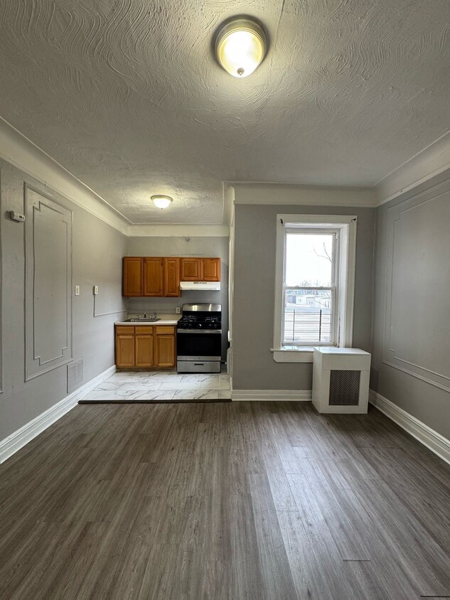 Primary Photo - 321 Park Ave