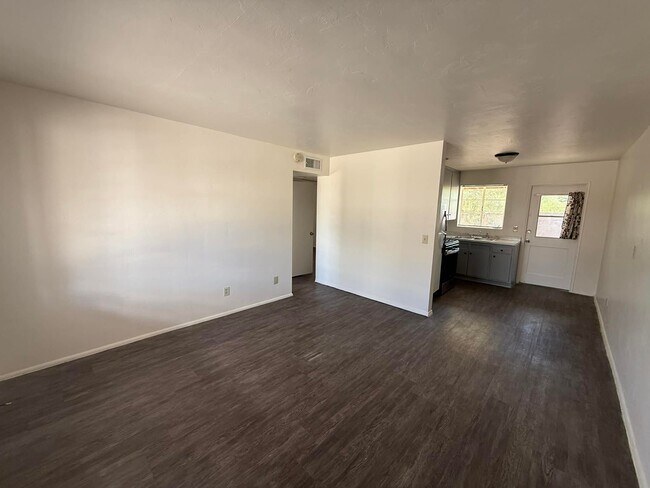 Foto del edificio - 3577 E 3rd St