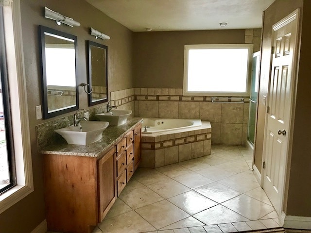 Building Photo - 1321 Southwind Dr