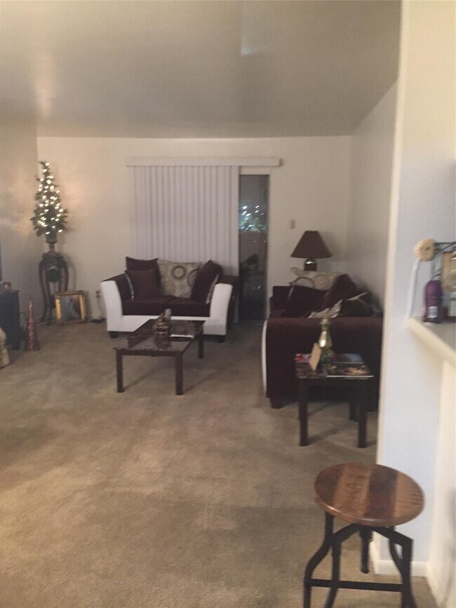 Foto del edificio - 8527 Hearth Dr