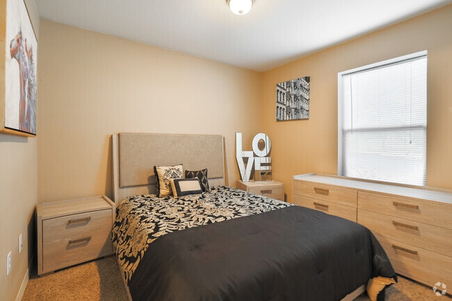 2BR, 2BA - 720SF - Kansas Villas