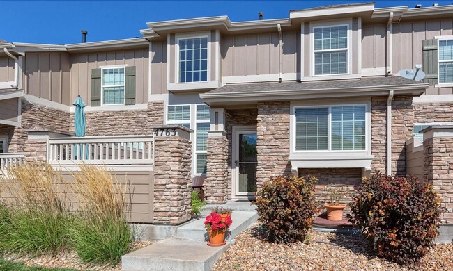 Building Photo - Beautiful Broomfield Townhome with Garage ...