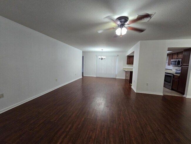 Foto del edificio - 1420 Mariner Blvd