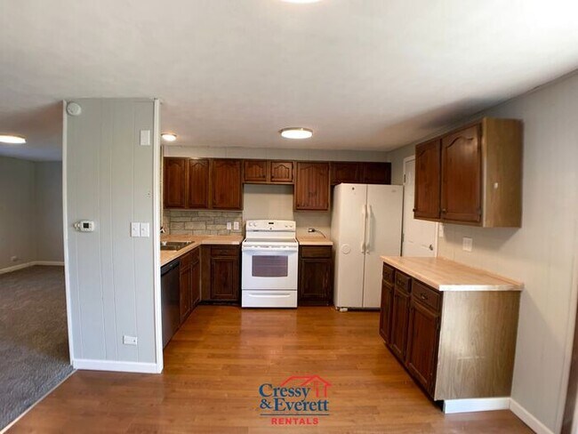 Building Photo - Waterfront home in Dowagiac
