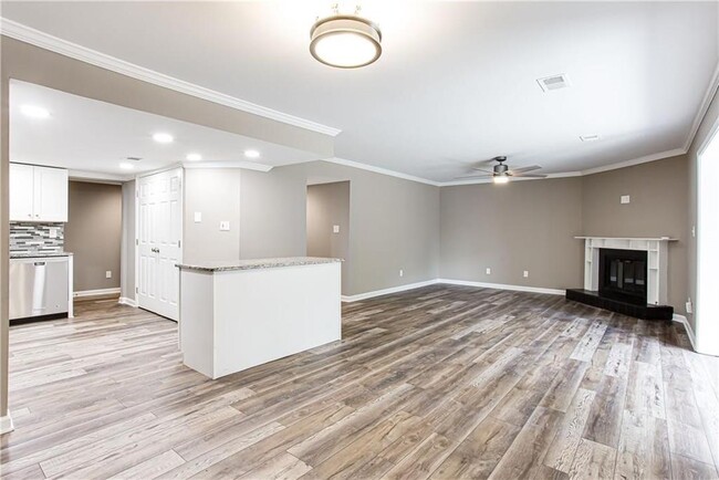 Building Photo - 2187 Palmyra Dr