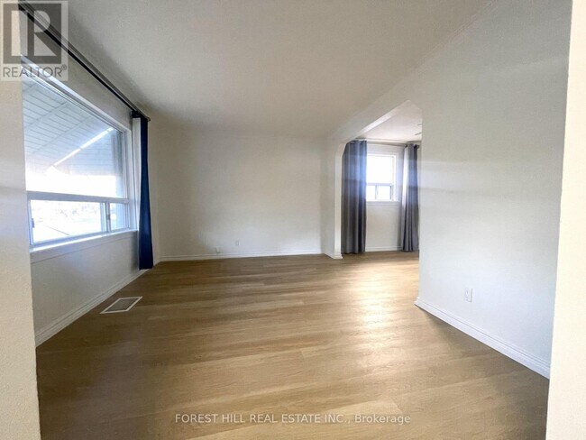 Photo du bâtiment - 117 N Carson St