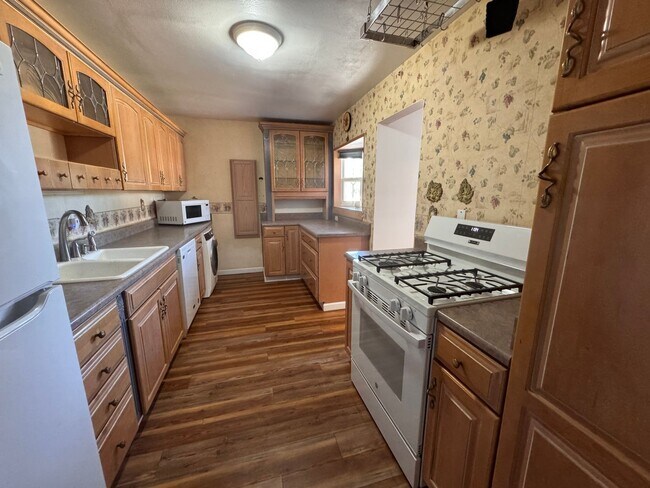 Foto del edificio - 3 bedroom 2 bath home in NE Albuquerque