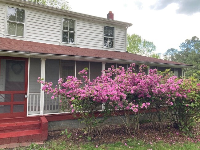 Foto del edificio - Fully Renovated Farmhouse in Moseley