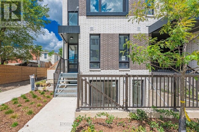 Building Photo - 20 Ed Clark Gdns