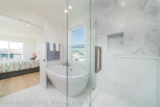 Building Photo - 4 br, 5.5 bath House - 130 39th Street