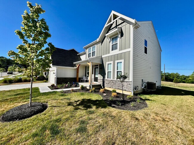 Building Photo - Fully Furnished Executive Miamisburg Home