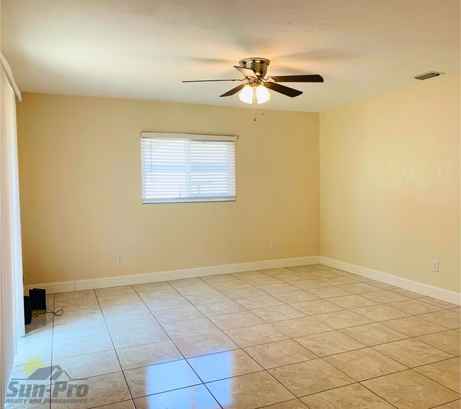 Building Photo - 108 Pinion Cir