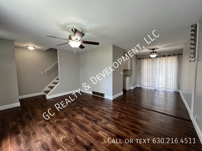 Building Photo - ***MUST SEE - RECENTLY REMODELED STREAMWOO...