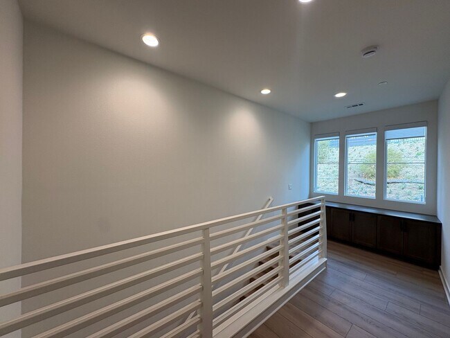 Foto del edificio - Modern 3BD/3BA in San Marcos