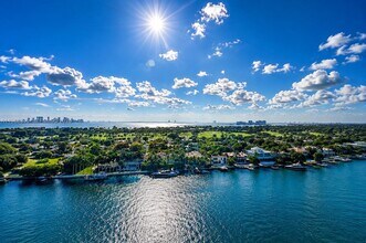 Building Photo - 5600 Collins Ave