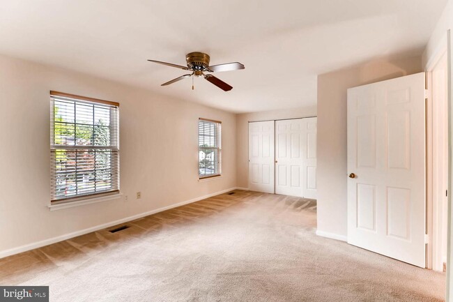 Building Photo - 8552 London Bridge Way