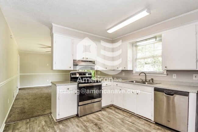 Building Photo - 520 Greensprings Dr