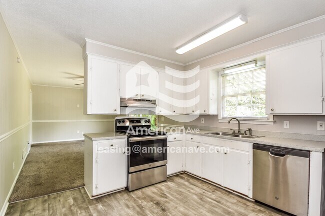 Foto del edificio - 520 Greensprings Dr