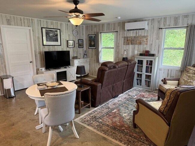 Foto del edificio - 1748 Allison Watts Rd