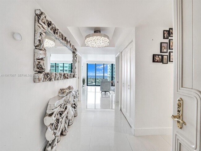 Foto del edificio - 20281 E Country Club Dr