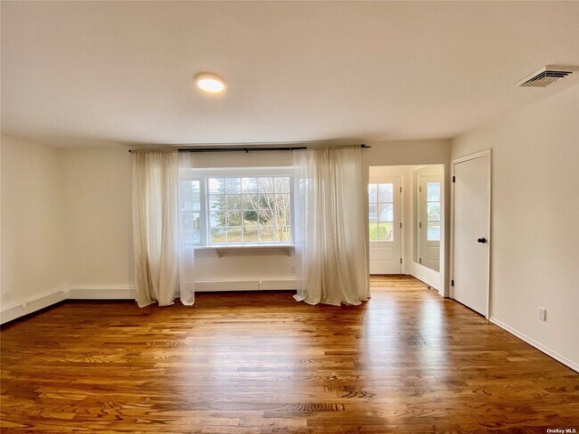 Building Photo - 1550 Mccann Ln