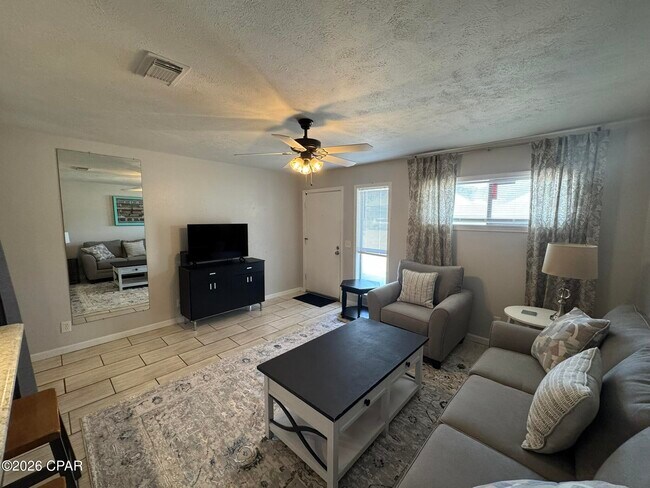 Foto del edificio - 6903 N Lagoon Dr