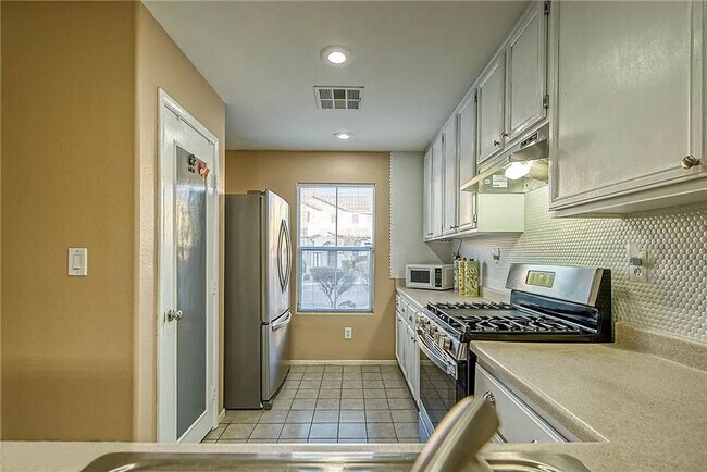 Foto del edificio - Highly Desirable Liberty at Warm Springs C...