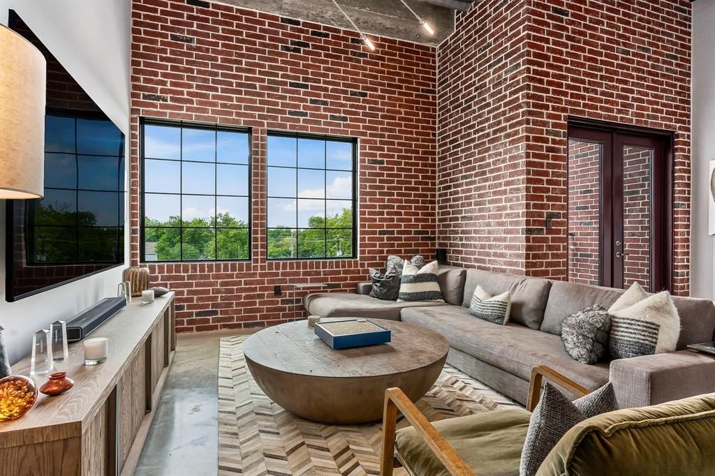 Primary Photo - Apartment for Rent