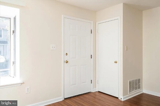 Foto del edificio - 182 Jonathon Dayton Ct