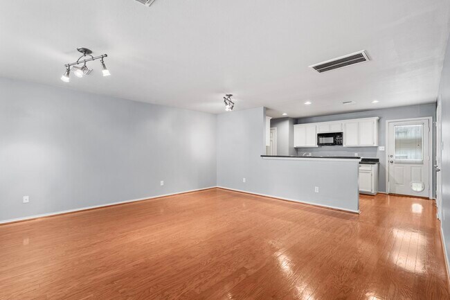 Foto del edificio - 1710 Redwing Cove Dr