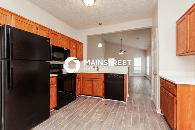 Foto del edificio - 3 Bedroom Pet-Friendly Home in ANTIOCH, TN with Main Street Renewal