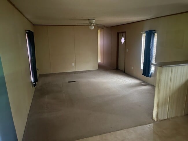 Building Photo - 68 Ridgetop Dr