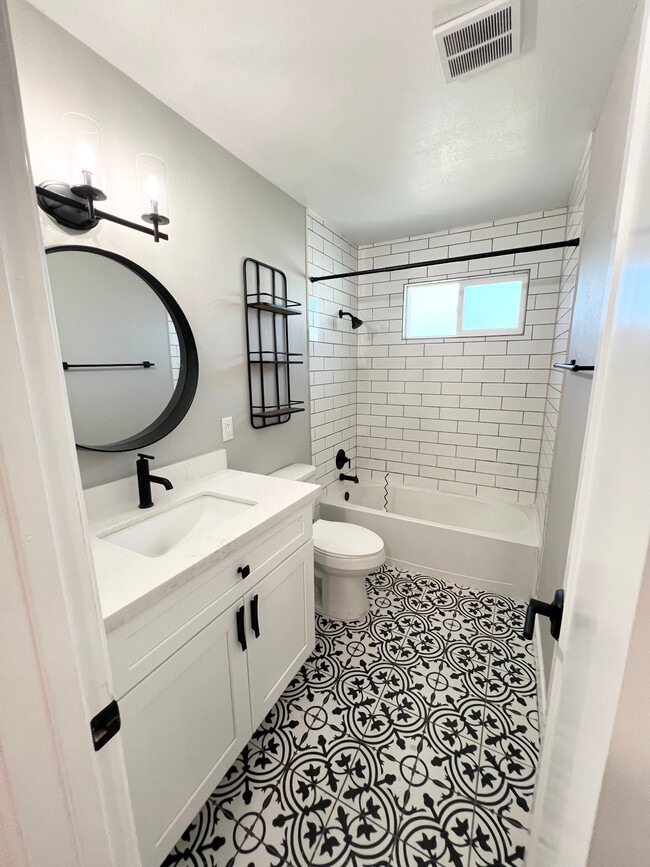 Foto del edificio - 808 W 19th St