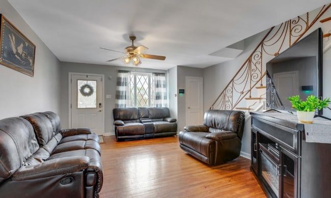 Building Photo - 4310 I St