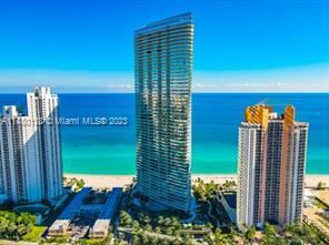 Foto principal - 2 br, 2 bath Condo - 18975 Collins