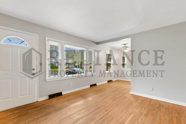 Foto del edificio - 2328 W Crawford St