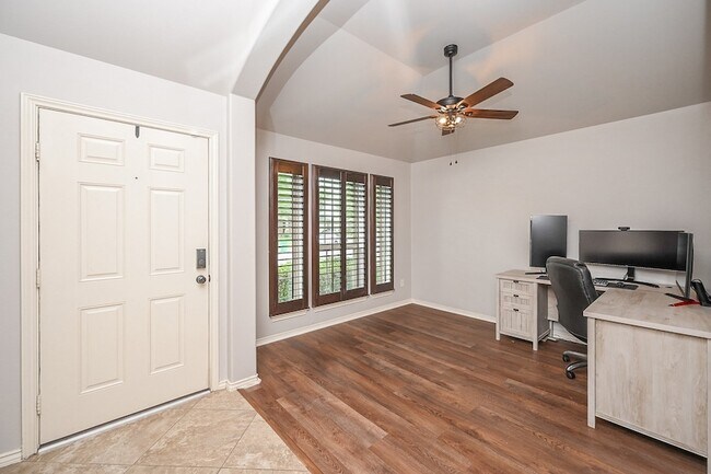 Building Photo - 10911 Overland Trail Dr