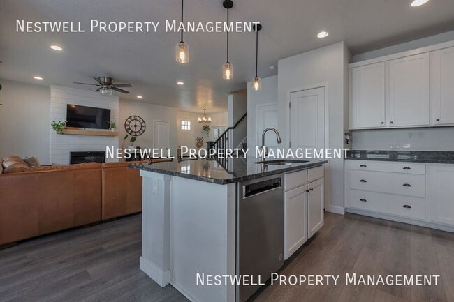 Building Photo - 5122 W Mellow Way