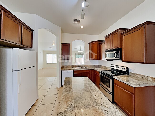 Building Photo - 429 E Orchid Lane