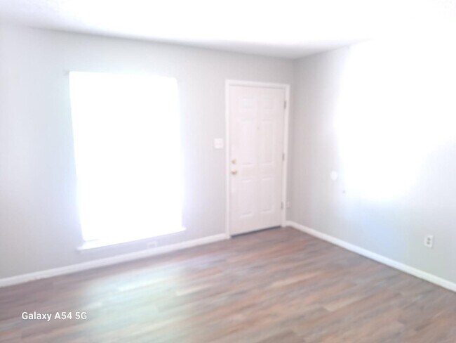 Building Photo - 2209 Wolf Ridge Rd