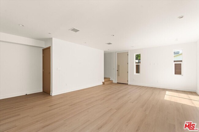Foto del edificio - 5910 1/2 Mammoth Ave