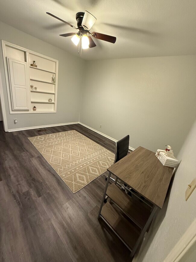 Foto del edificio - 1408 N Juniper Ave