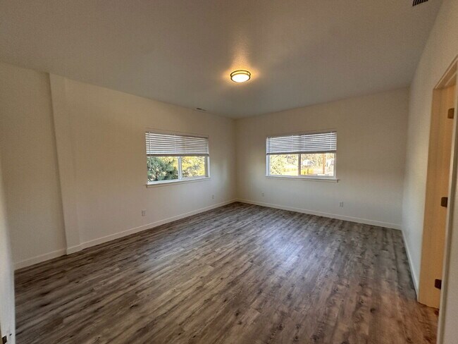 Building Photo - 20611 Independence Way