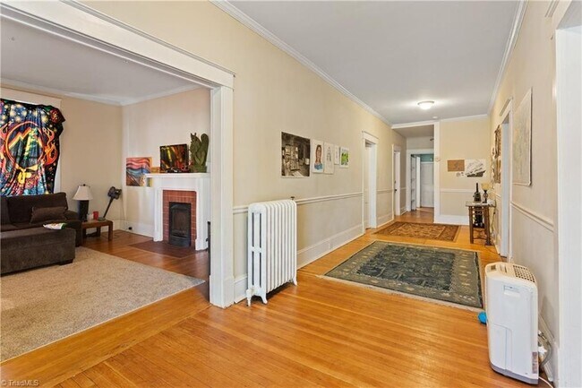 Building Photo - 116 S Mendenhall St